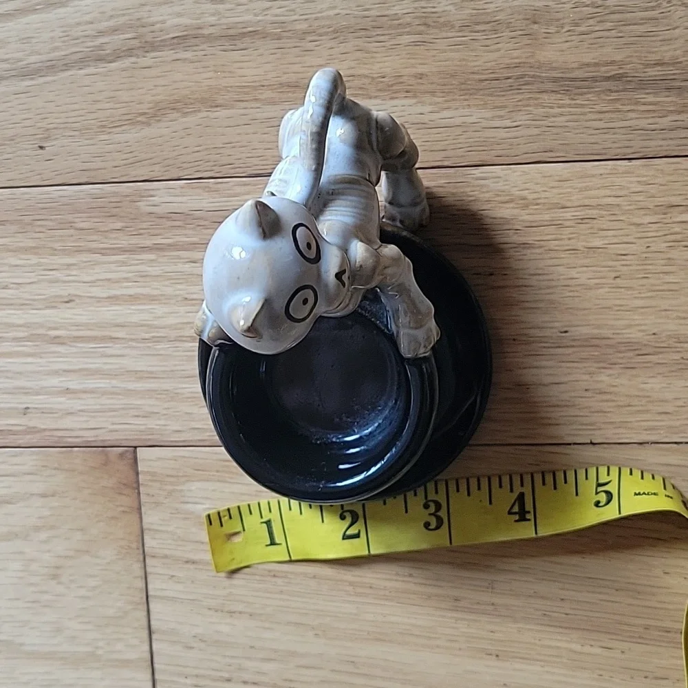 Yankee Candle 2012 Limited Edition Boney Bunch Skeleton Cat Tea Light Holder